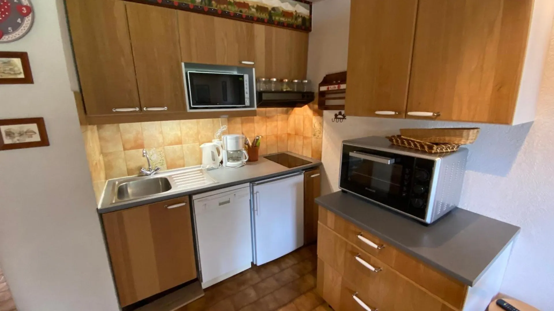 Studio Avec Mezzanine, Balcon Et Parking A Chatel, Proche Des Remontees Mecaniques - Fr-1-693-17 Chatel