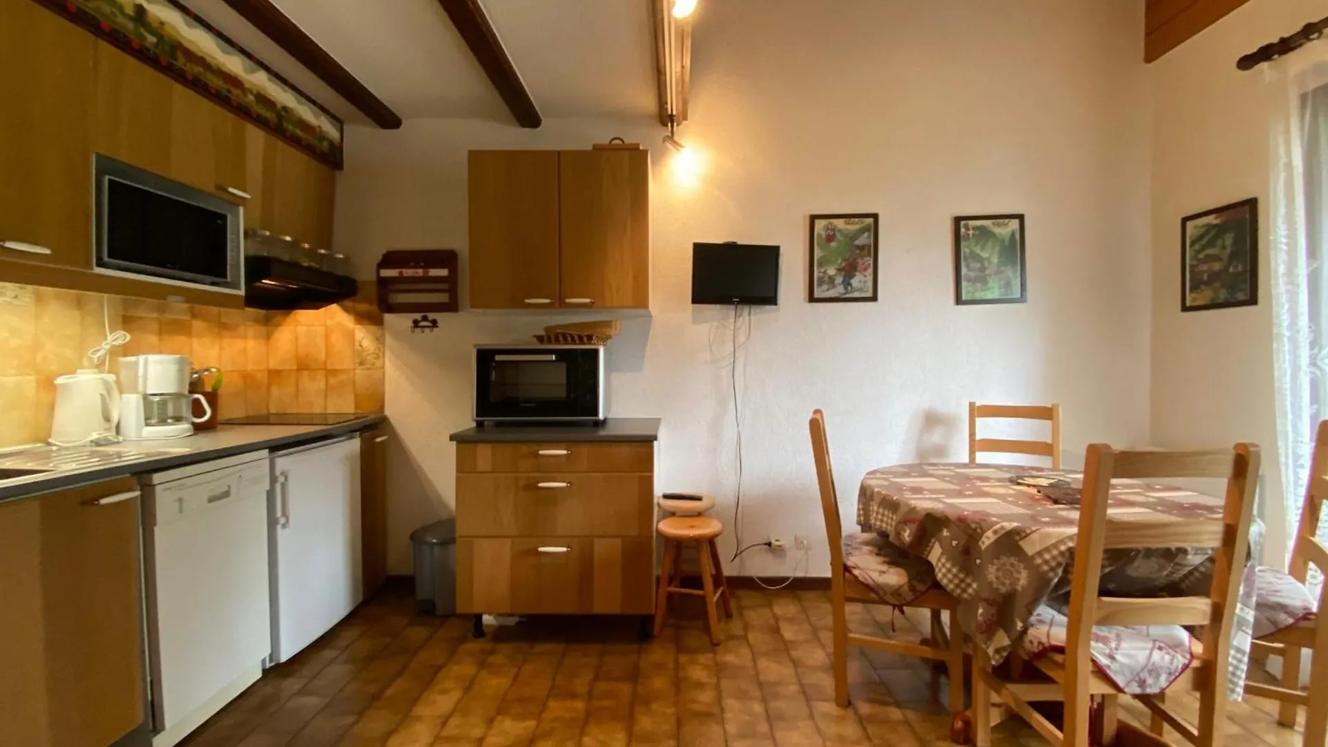 Studio Avec Mezzanine, Balcon Et Parking A Chatel, Proche Des Remontees Mecaniques - Fr-1-693-17 Lägenhet